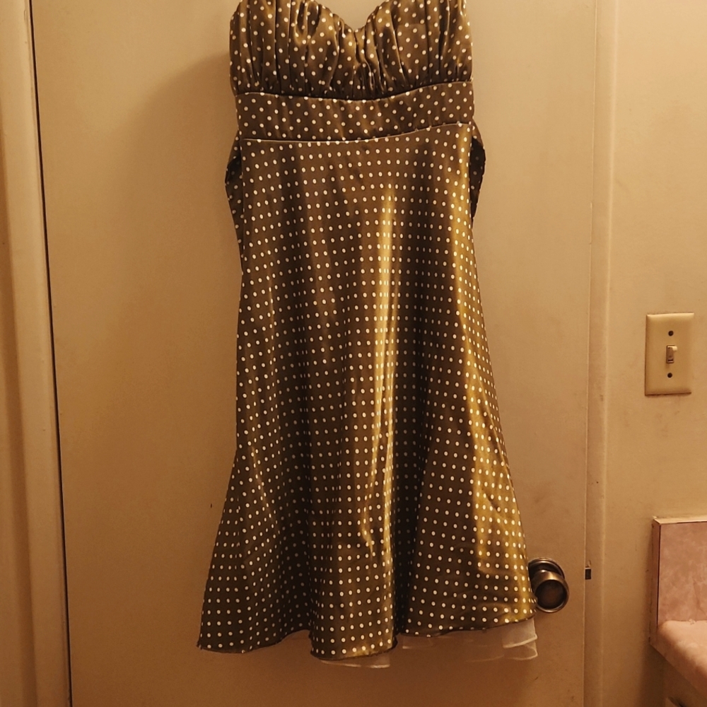 Semi-formal  green  dress